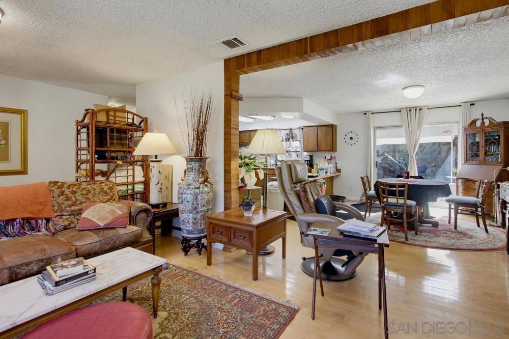 7945 Shantung Dr Property Photo 9