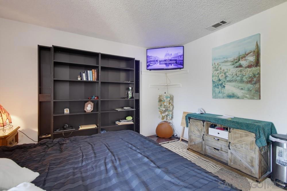 7945 Shantung Dr Property Photo 20