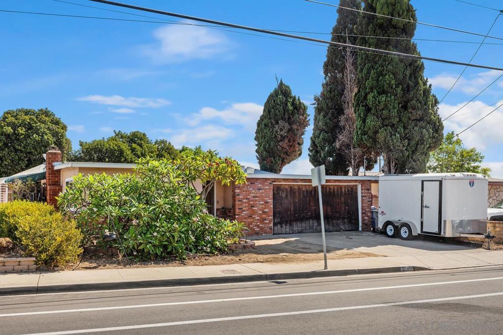 2141 Boundary Property Photo 2