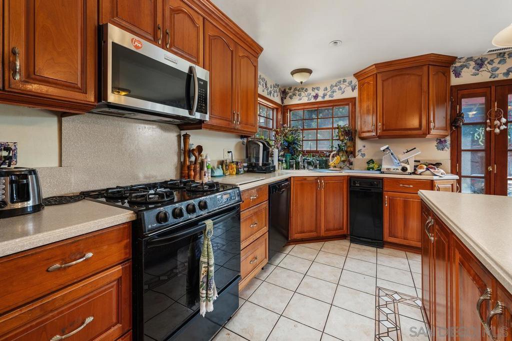2141 Boundary Property Photo 15