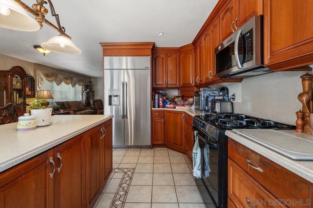 2141 Boundary Property Photo 16