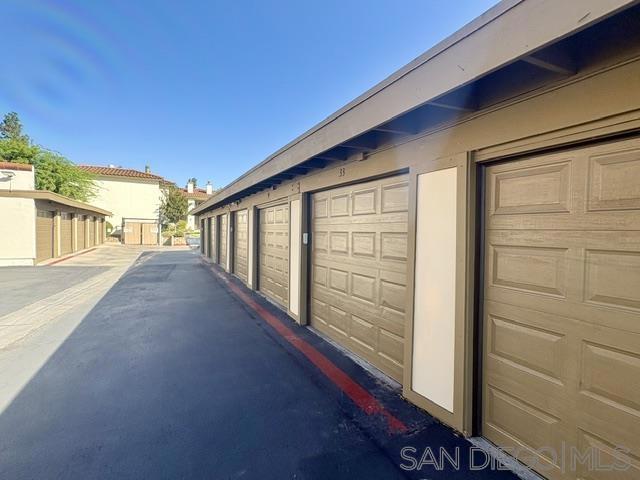 1009 S Sunshine Ave B Property Photo 4