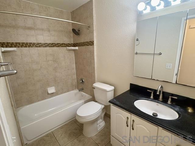 1009 S Sunshine Ave B Property Photo 18