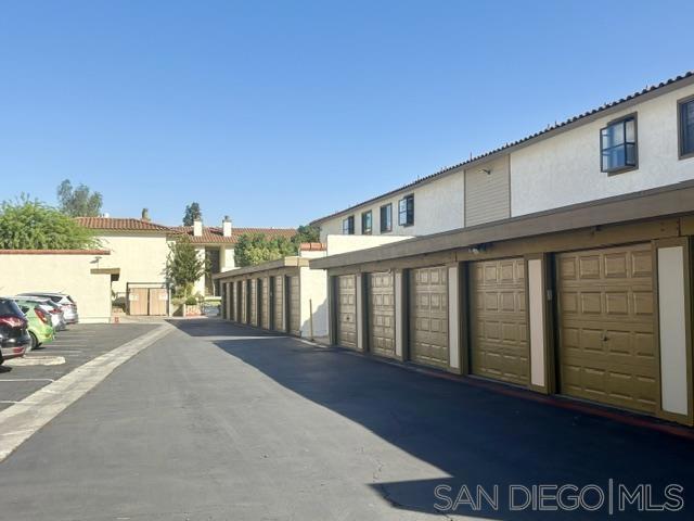 1009 S Sunshine Ave B Property Photo 24