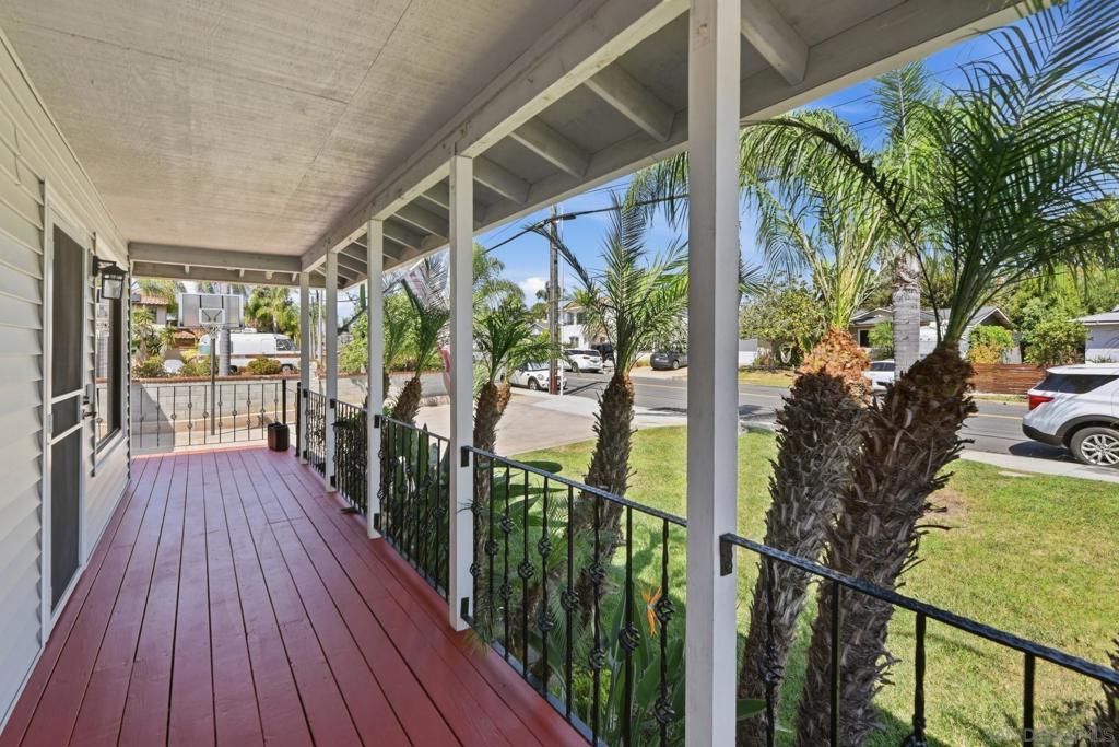 3229 Valley St Property Photo 2