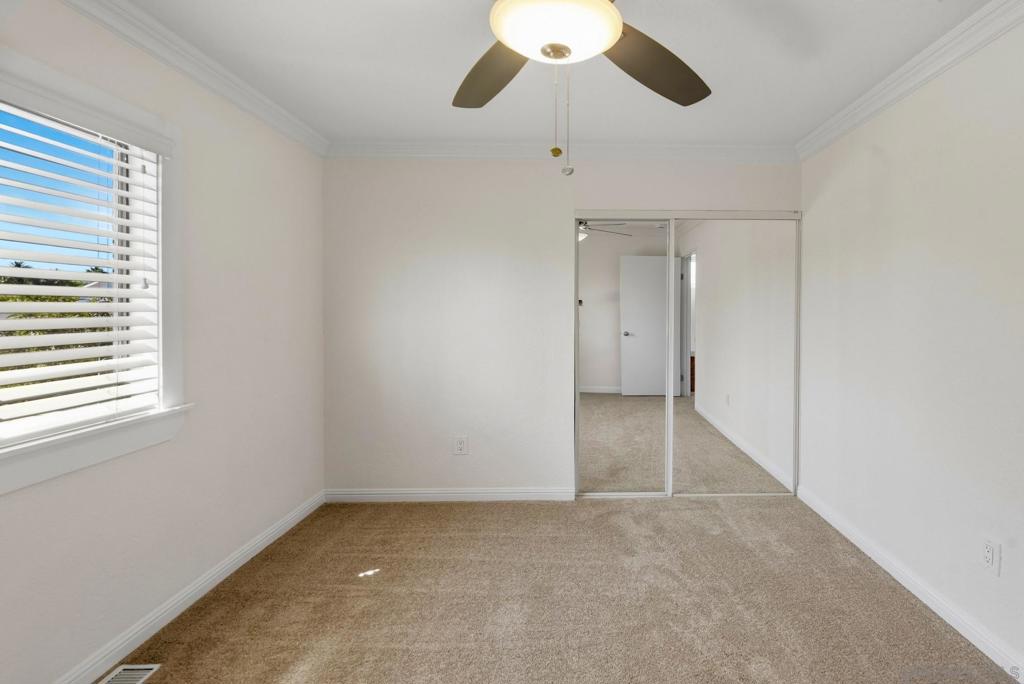 3229 Valley St Property Photo 16