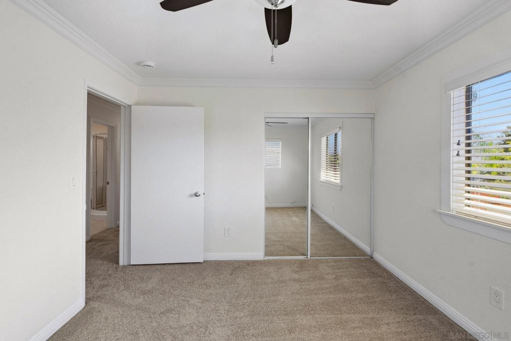 3229 Valley St Property Photo 18