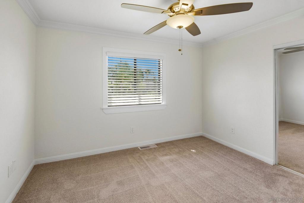 3229 Valley St Property Photo 21