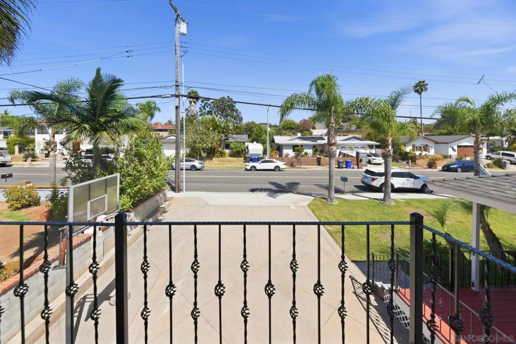 3229 Valley St Property Photo 29