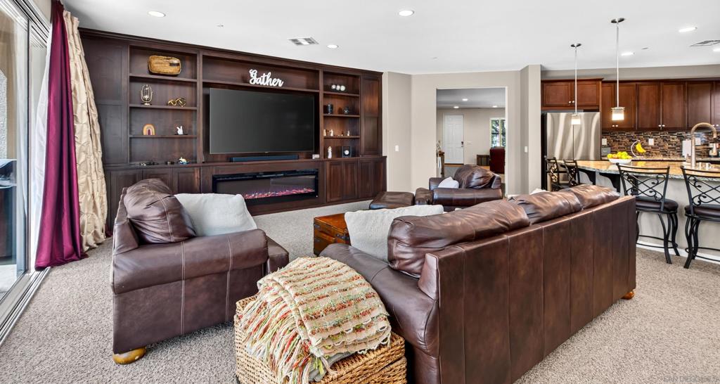 905 Hydra Property Photo 6