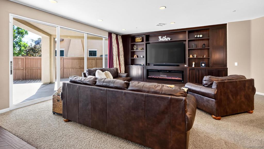 905 Hydra Property Photo 7