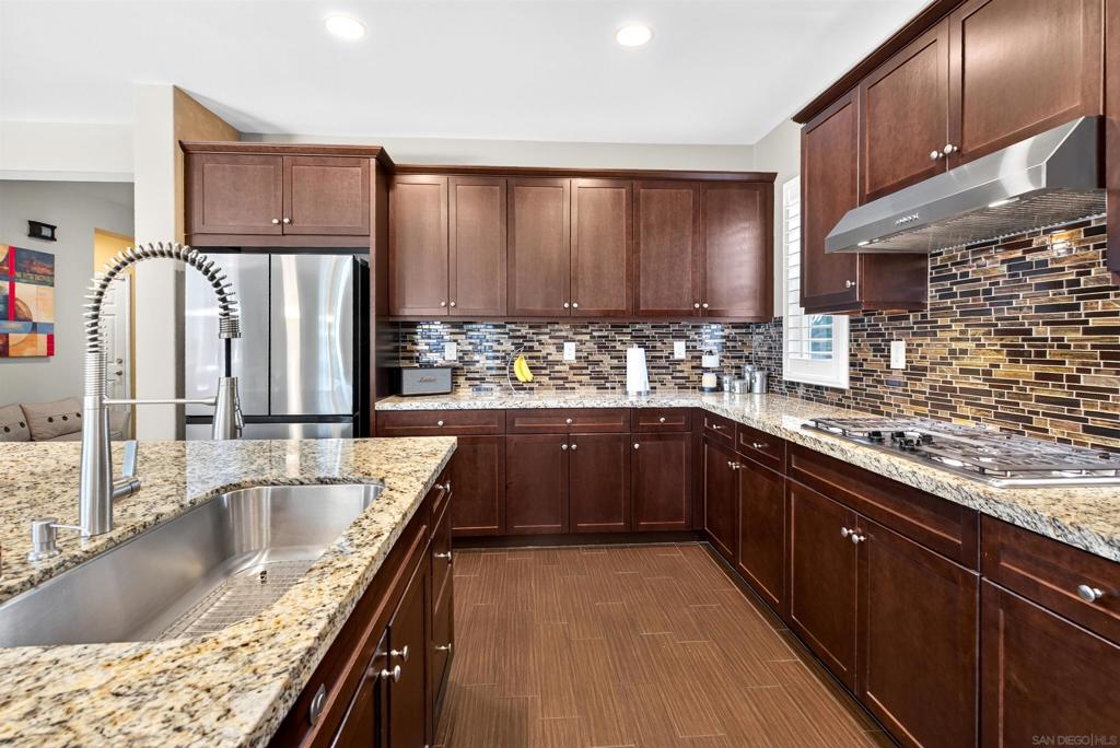 905 Hydra Property Photo 15