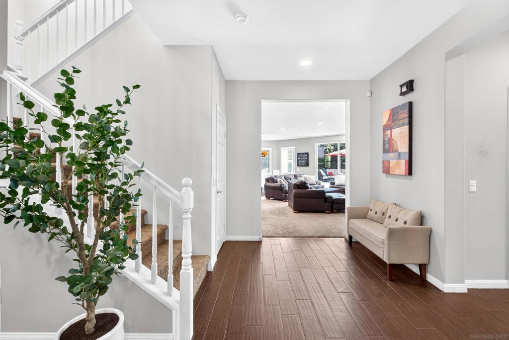 905 Hydra Property Photo 17