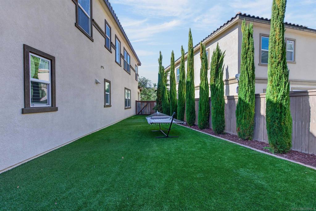 905 Hydra Property Photo 42