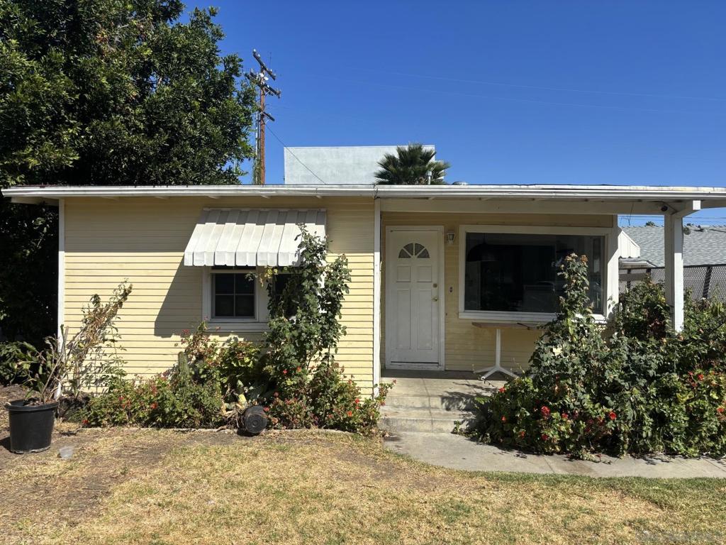 1144 Thompson Ave Property Photo 1