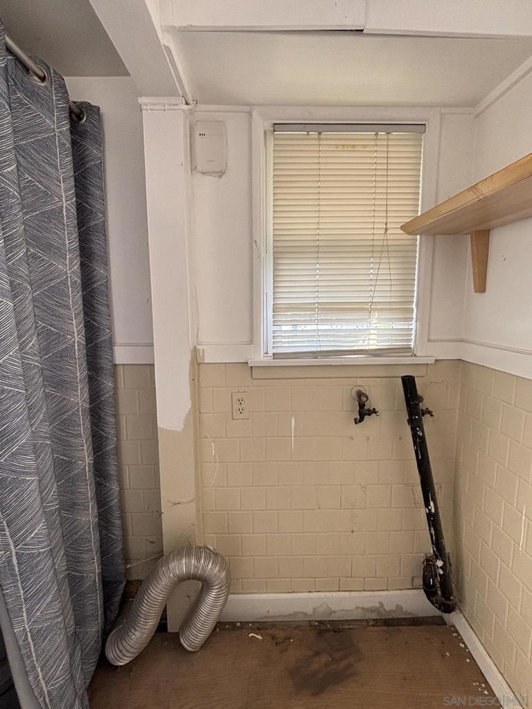 1144 Thompson Ave Property Photo 14