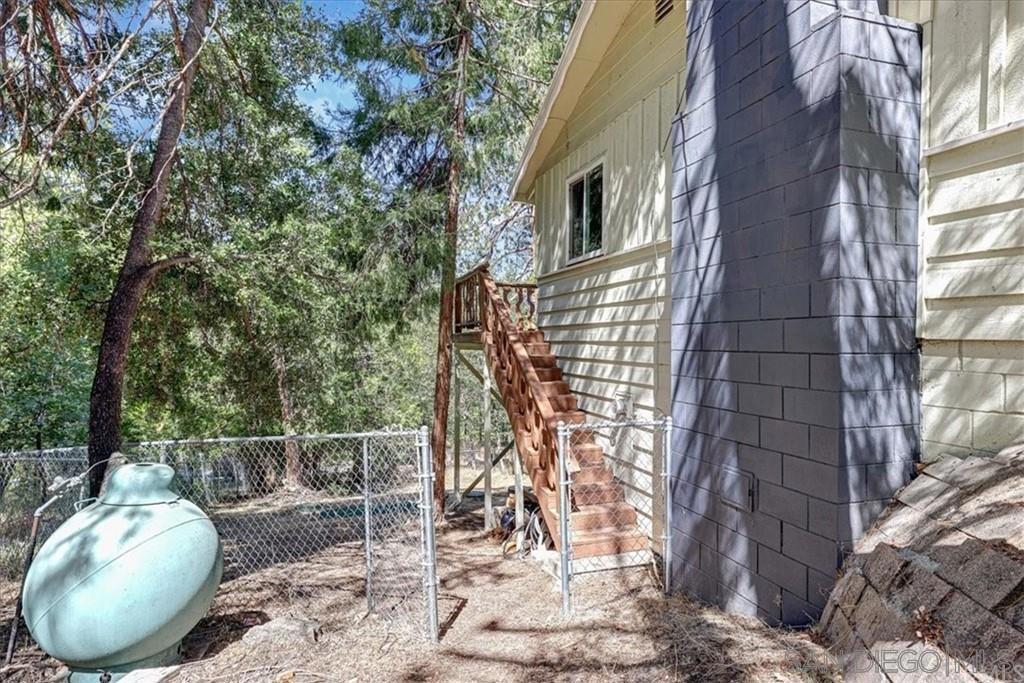 26127 Saunders Meadow Road Property Photo 2