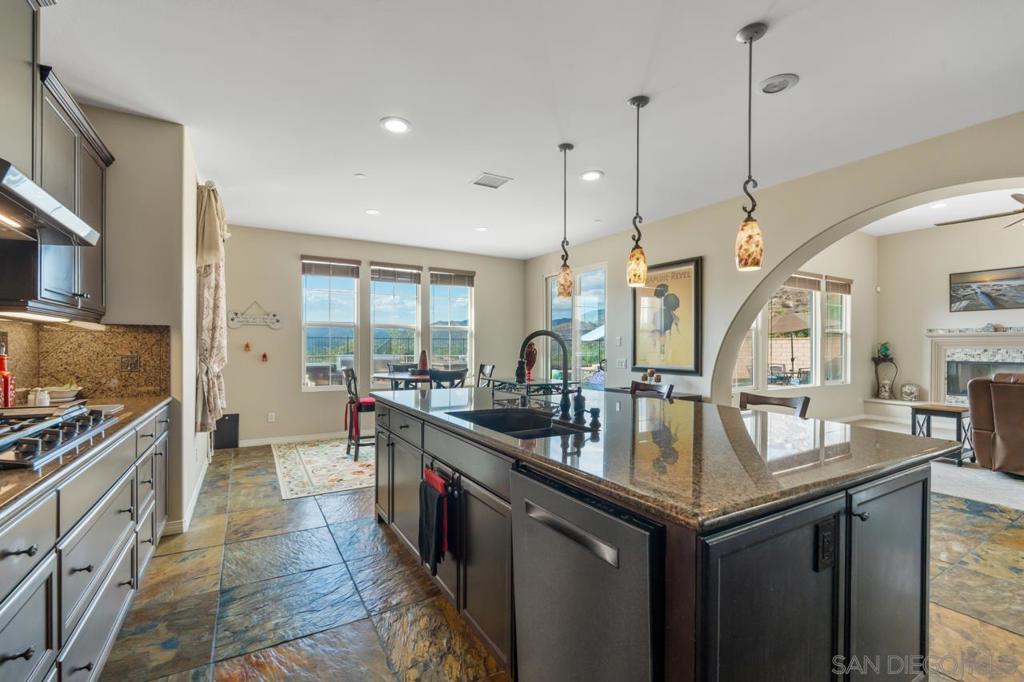 2713 Vistamonte Property Photo 24