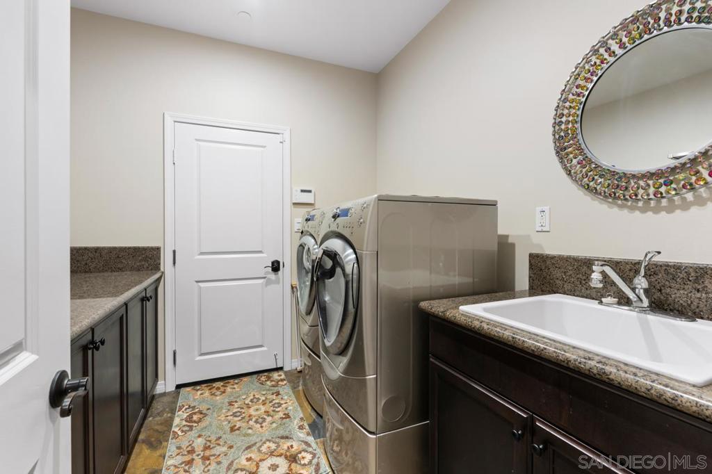 2713 Vistamonte Property Photo 28