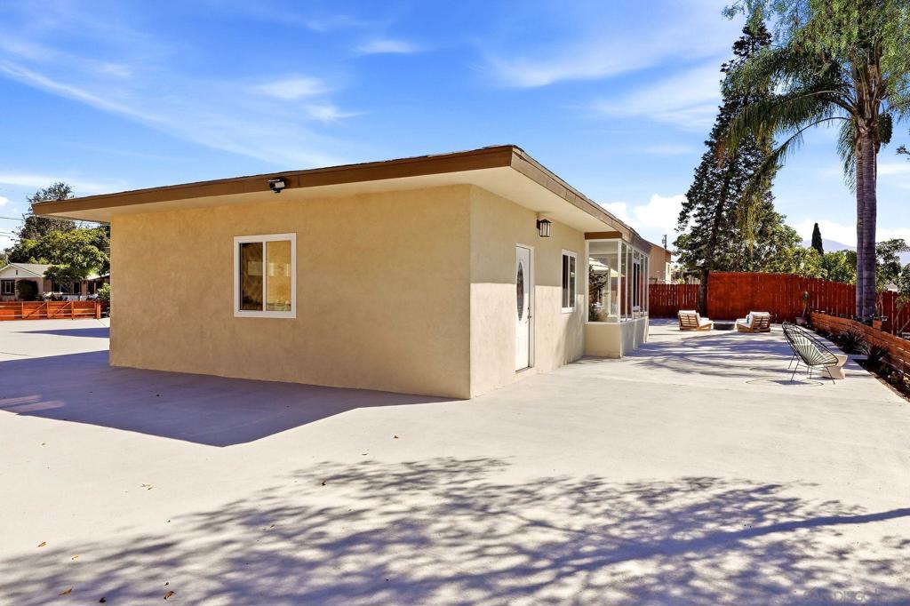 5236 Racine Property Photo 38