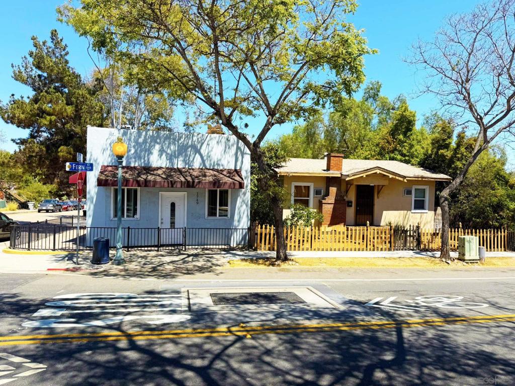 1747 1749 Fern St. Property Photo