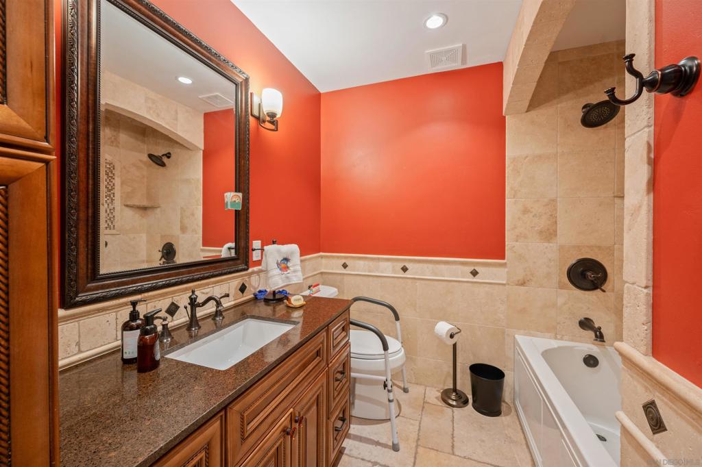 4839 Winona Ave Property Photo 15