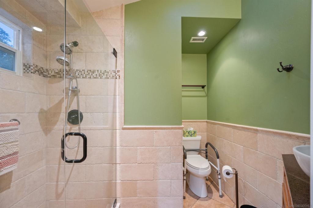 4839 Winona Ave Property Photo 24
