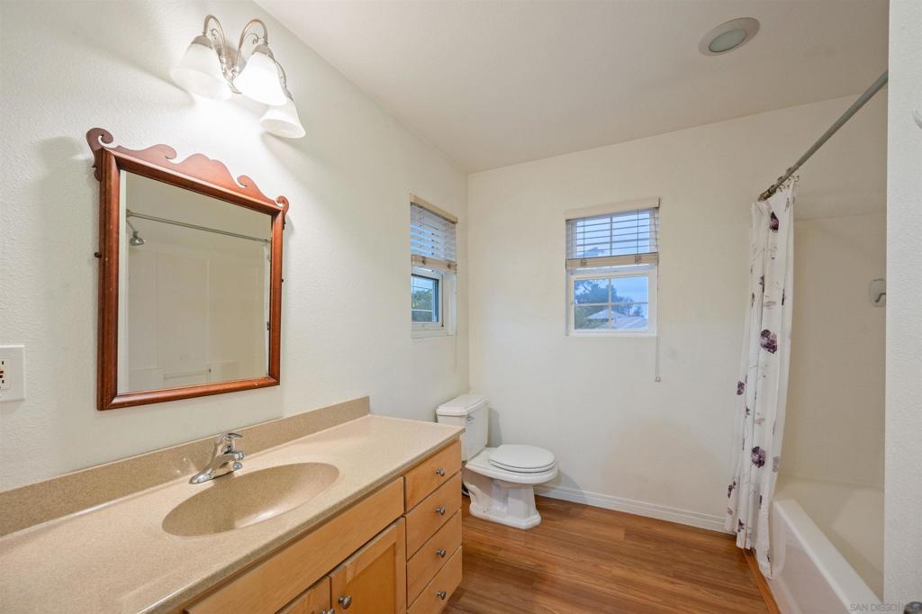 4839 Winona Ave Property Photo 37