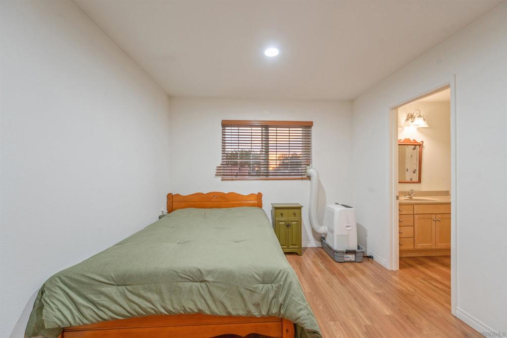 4839 Winona Ave Property Photo 40