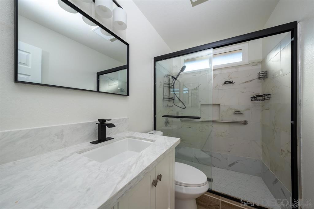 2398 San Bernardo Ave Property Photo 12