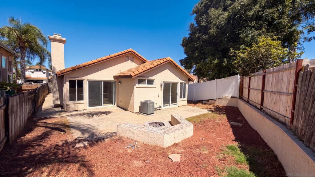 1827 Corte Amarillo Property Photo 5
