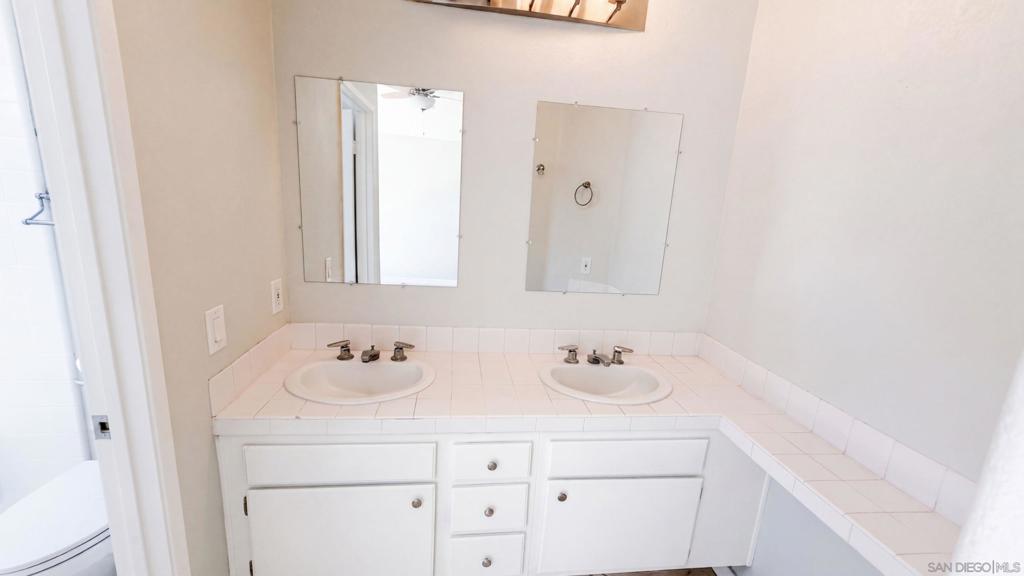 1827 Corte Amarillo Property Photo 12