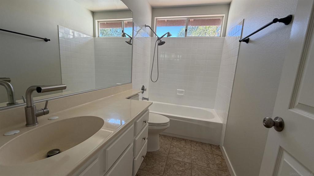 1827 Corte Amarillo Property Photo 18