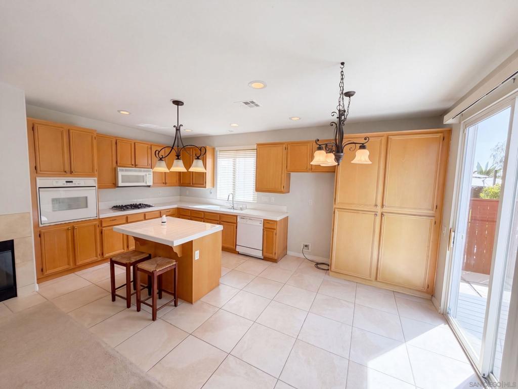 595 Dundee Property Photo 2