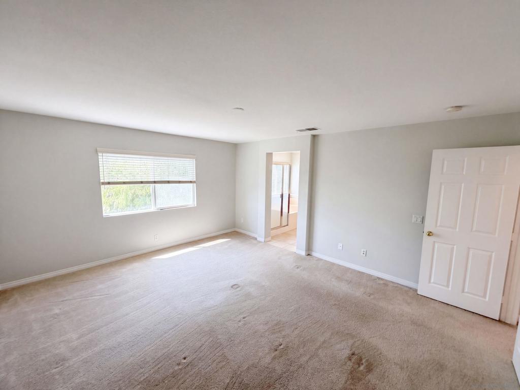 595 Dundee Property Photo 4