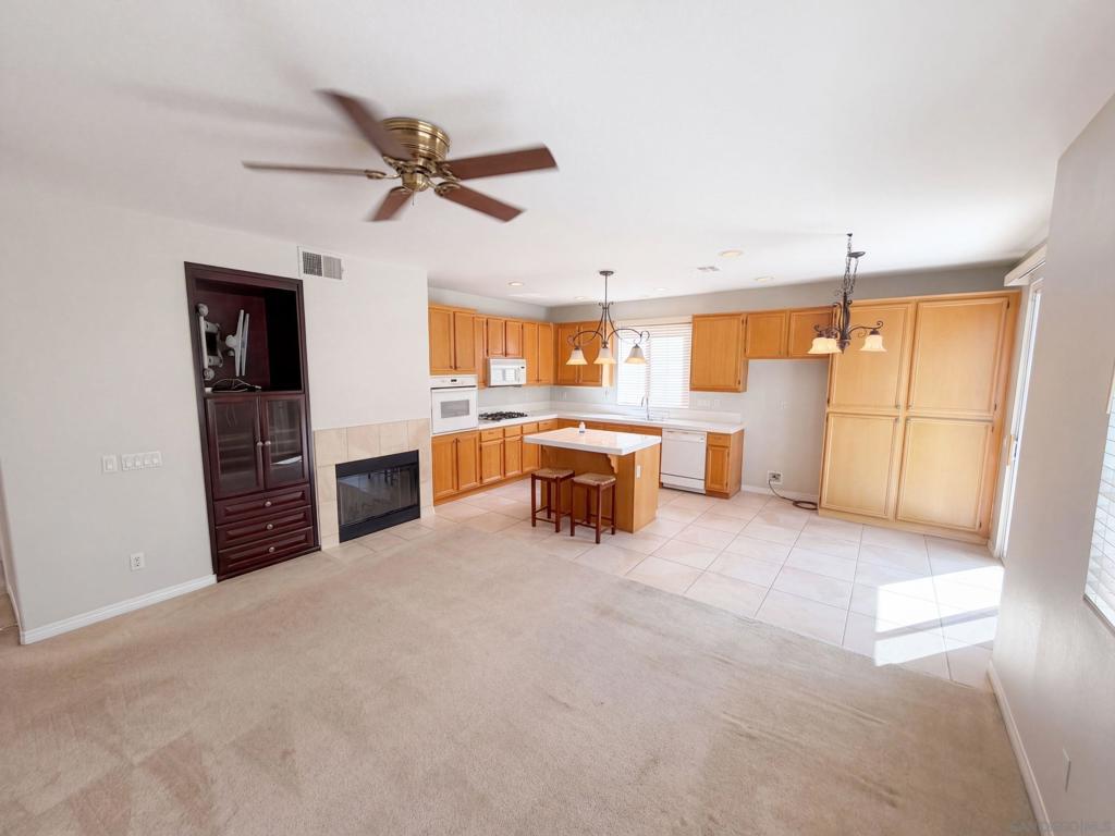 595 Dundee Property Photo 8