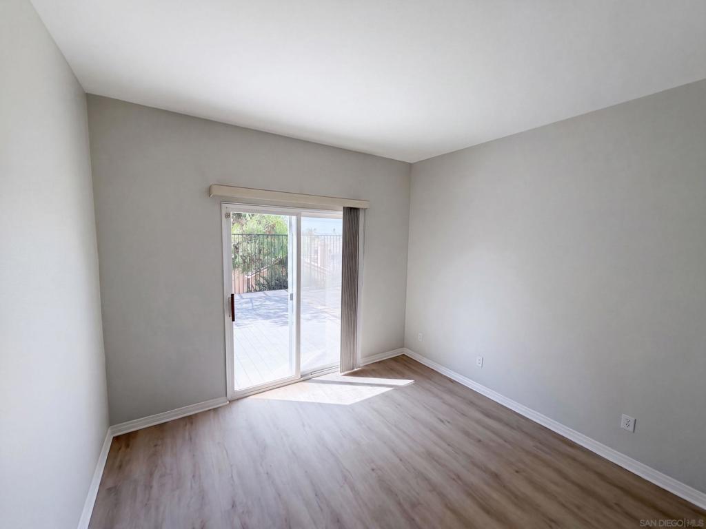 595 Dundee Property Photo 9