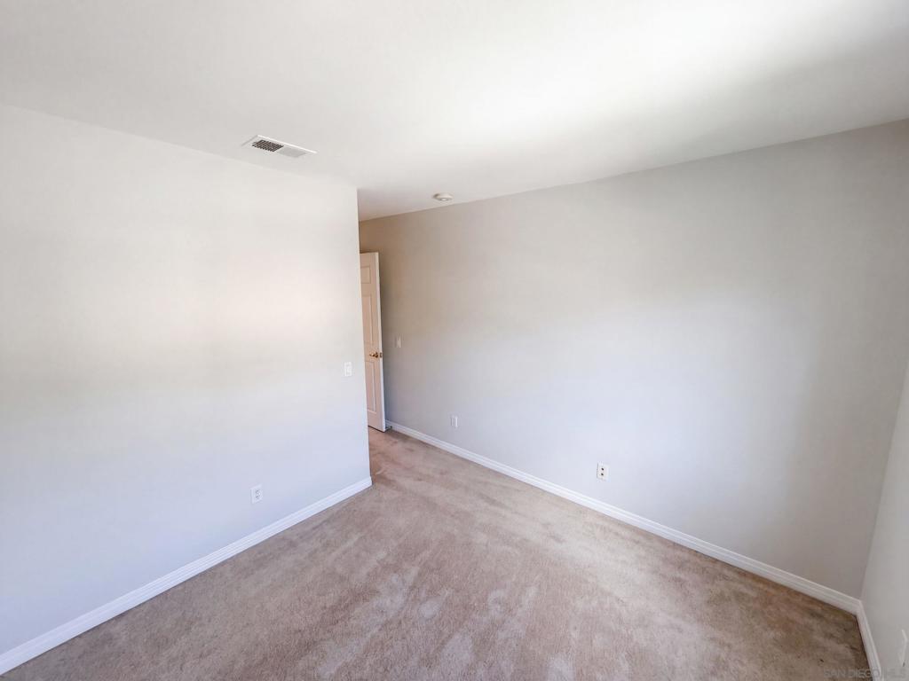595 Dundee Property Photo 13