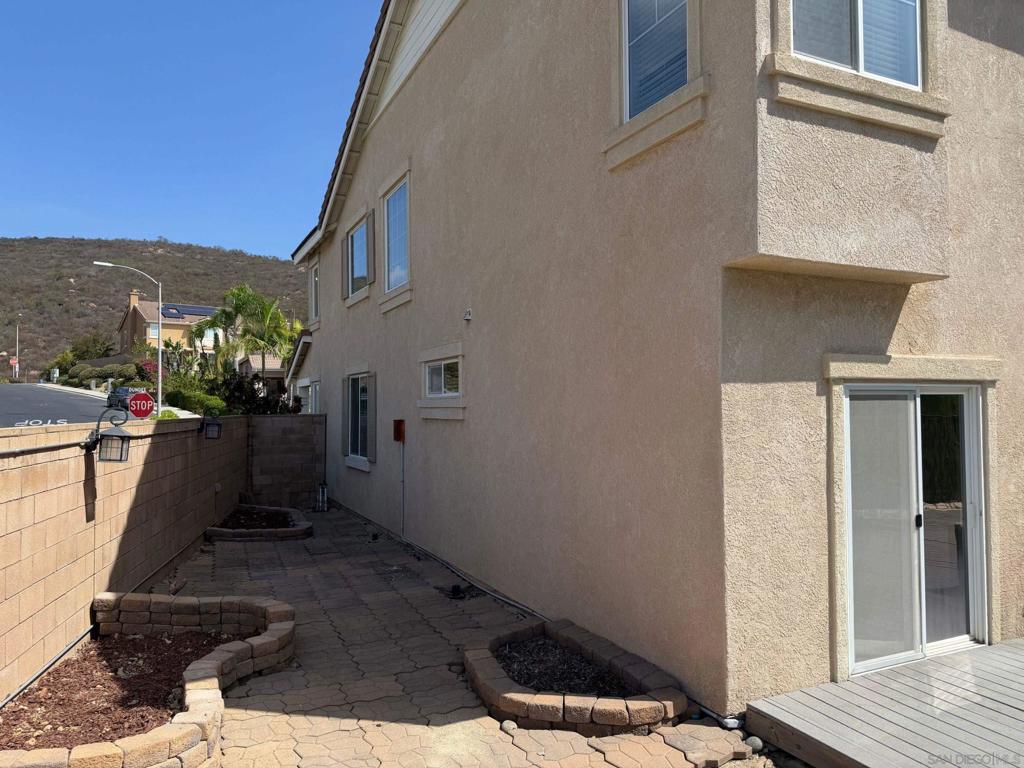 595 Dundee Property Photo 22