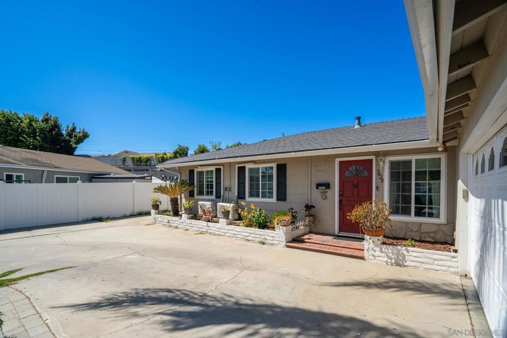 7428 Forton Property Photo 7