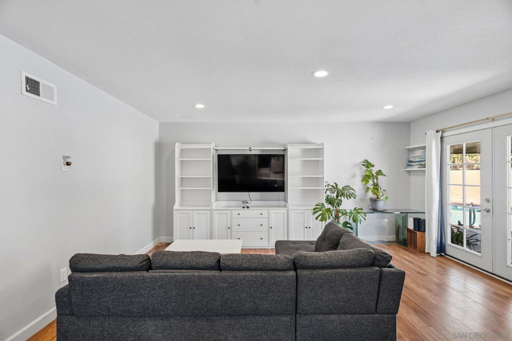 7428 Forton Property Photo 16