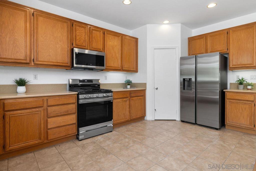 926 Bryce Canyon Ave Property Photo 8