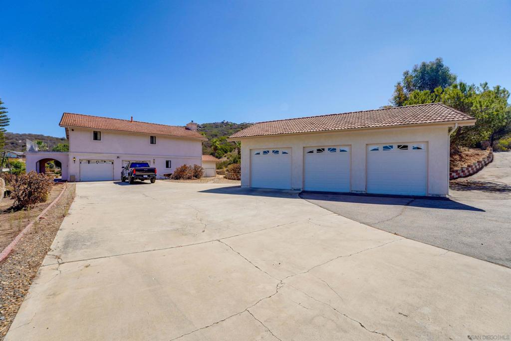 393 Galloway Valley Court Property Photo 11