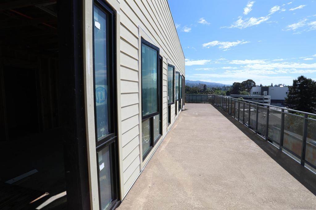 387 40th Property Photo 7