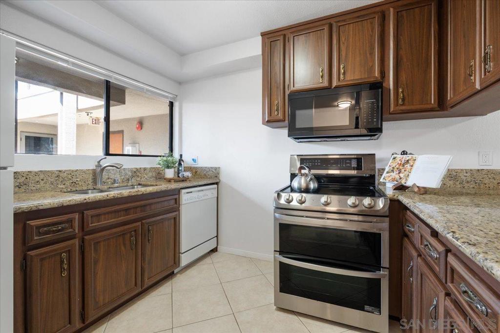 881 Thomas 26 Property Photo 11
