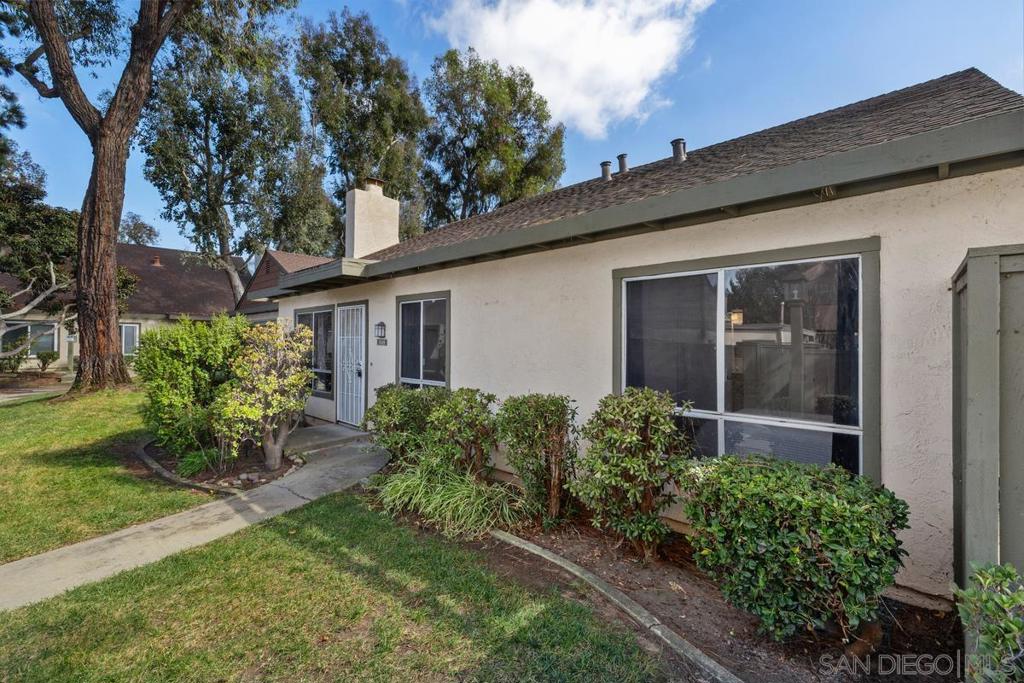 10569 Westonhill Drive Property Photo 1