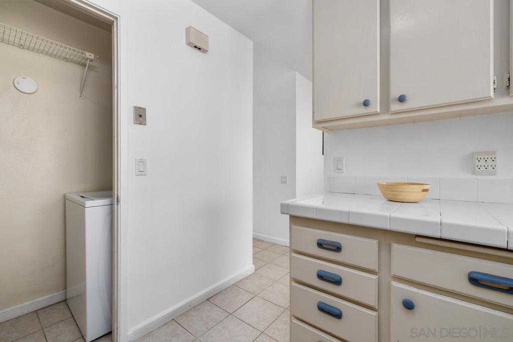 10569 Westonhill Drive Property Photo 13