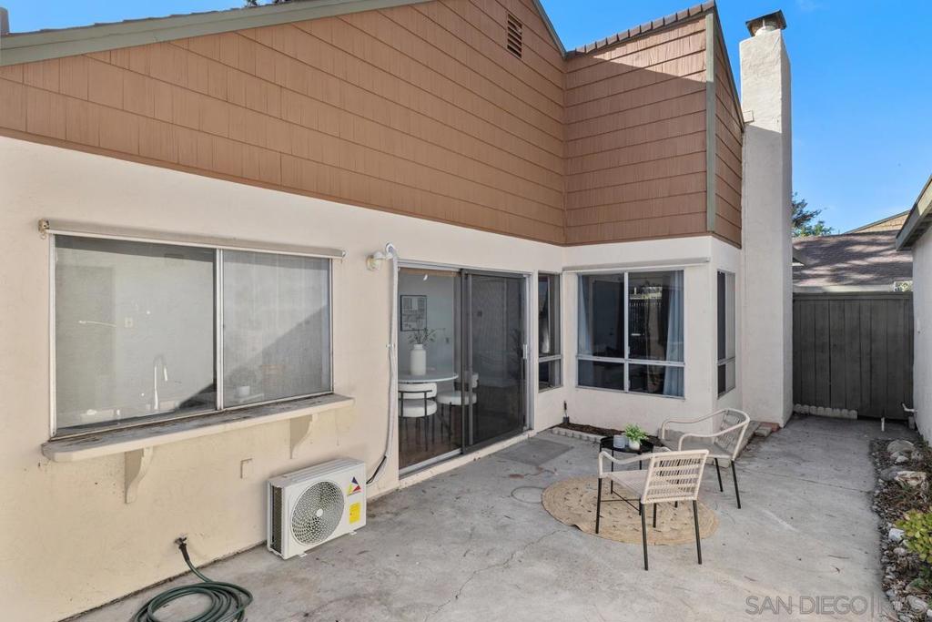 10569 Westonhill Drive Property Photo 14