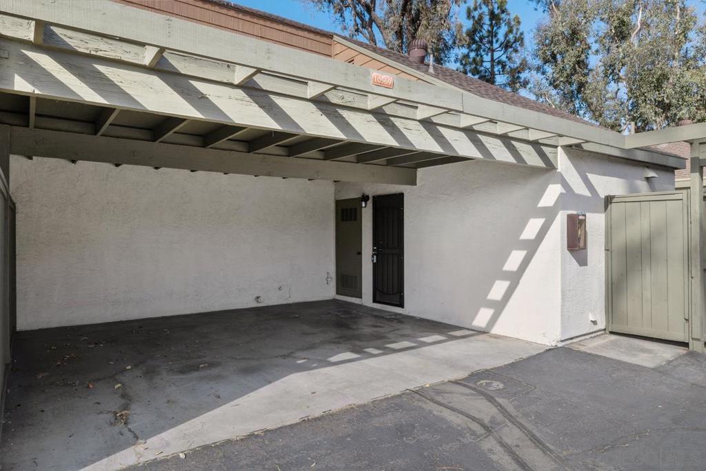 10569 Westonhill Drive Property Photo 21