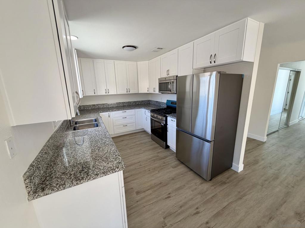1230 Sheridan Ave Property Photo 13